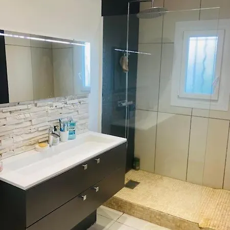 Agreable Maison Lac De Cazaux Avec Piscine Сasa de vacaciones